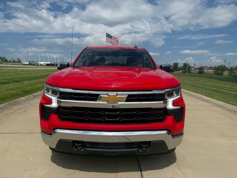 Used 2023 Chevrolet Silverado 1500 LT AWD/4WD image 9