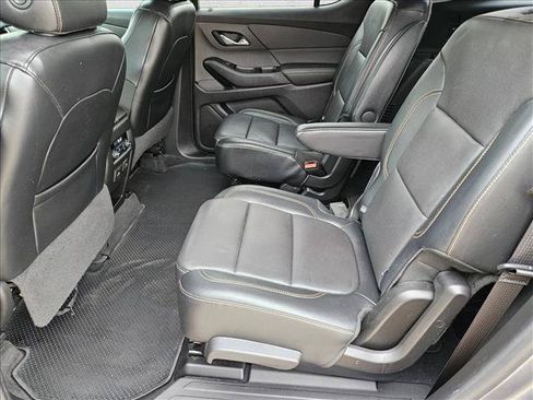 Used 2018 Chevrolet Traverse Premier w/ Driver Confidence II Package FWD image 18