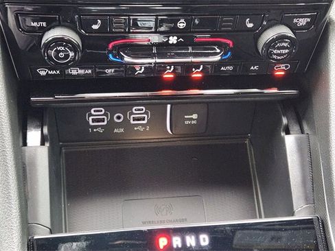 New 2025 Jeep Grand Cherokee Altitude image 14