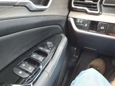 Certified 2025 Kia Sportage X-Line AWD/4WD image 14