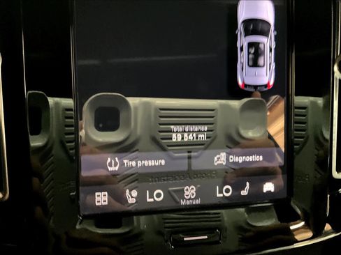 Used 2021 Volvo XC40 P8 Recharge image 21