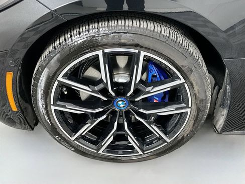 Certified 2022 BMW i4 M50 image 32