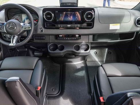 New 2025 Mercedes-Benz Sprinter 2500 image 11