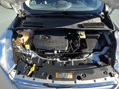 Used 2018 Ford Escape SE image 32