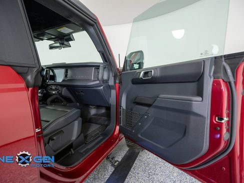 Used 2025 Ford Bronco Badlands AWD/4WD image 45
