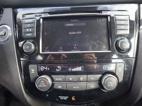 Certified 2021 Nissan Rogue Sport SV image 19