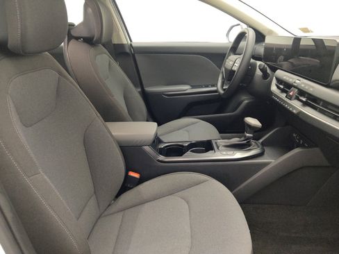Used 2025 Kia K4 FWD image 21