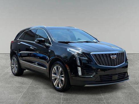 Used 2023 Cadillac XT5 Premium Luxury w/ Technology Package AWD/4WD image 9