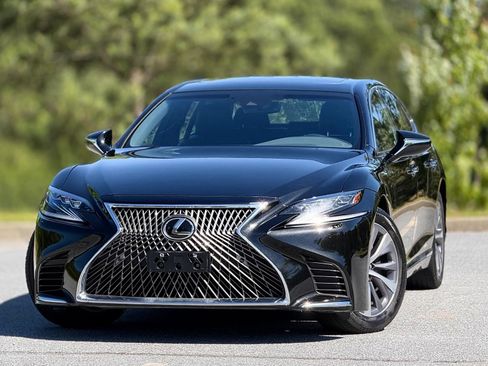 Used 2018 Lexus LS 500 AWD w/ Accessory Package (Z2) image 2