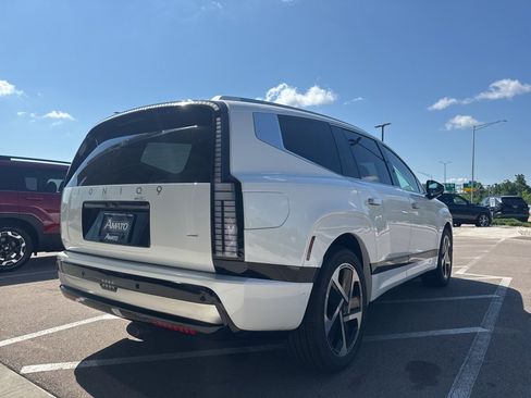 New 2026 Hyundai Ioniq 9 Calligraphy image 4