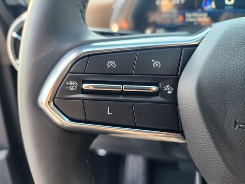 New 2025 Chevrolet Equinox ACTIV w/ Safety and Technology Package image 30