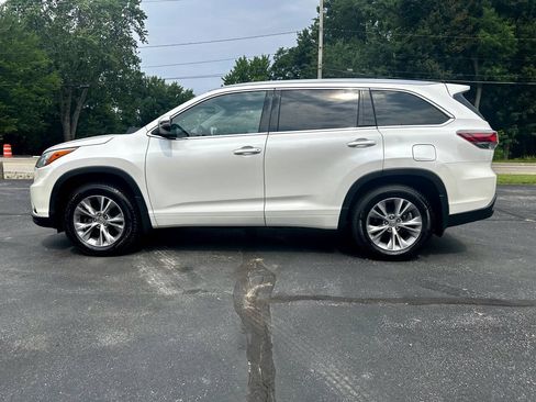 Used 2015 Toyota Highlander XLE AWD/4WD image 3