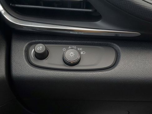 New 2025 Buick Envista Preferred image 32