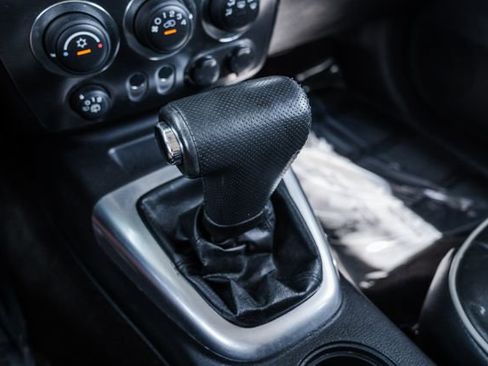 Used 2009 HUMMER H3 Alpha image 12