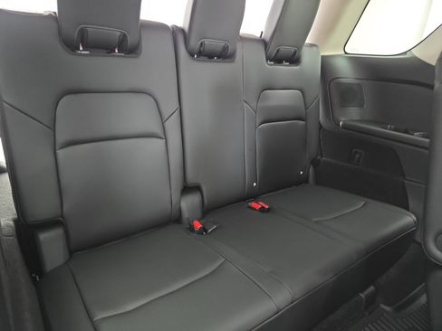 New 2026 Nissan Pathfinder SL image 12