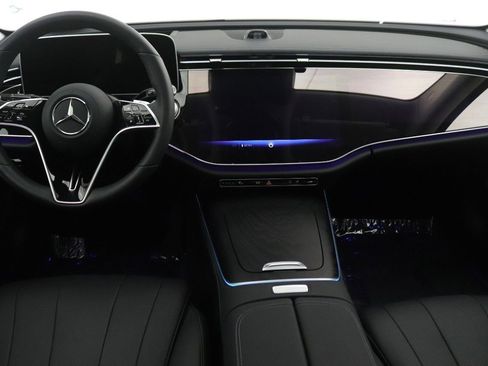 New 2025 Mercedes-Benz E 350 4MATIC Sedan image 9