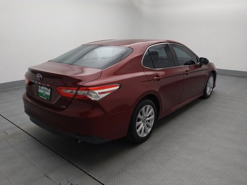 Used 2018 Toyota Camry LE image 9