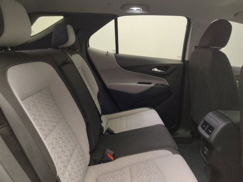 Used 2023 Chevrolet Equinox LT w/ Driver Convenience Package image 19