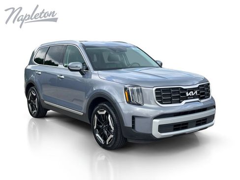 Used 2025 Kia Telluride S FWD image 8