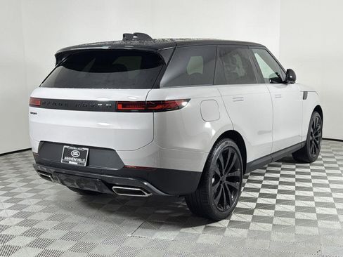 New 2026 Land Rover Range Rover Sport SE image 5