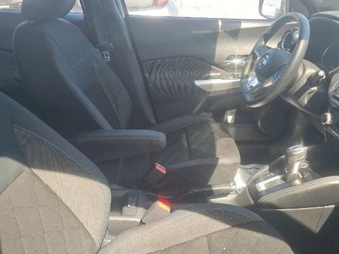 Used 2020 Nissan Kicks SV FWD image 4