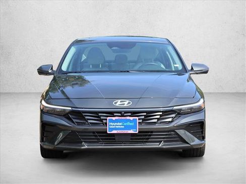 Certified 2024 Hyundai Elantra Limited FWD image 2