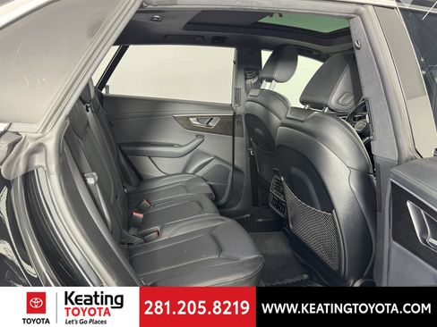 Used 2024 Audi Q8 Prestige w/ Prestige Package image 18