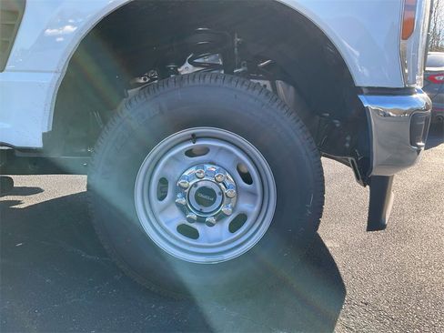 New 2026 Ford F250 XL w/ FX4 Off-Road Package image 10