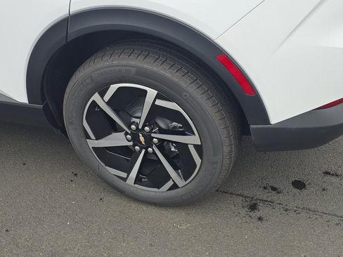 New 2026 Chevrolet Equinox EV LT AWD/4WD image 12