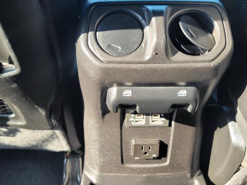 Used 2021 Jeep Wrangler Unlimited Rubicon AWD/4WD image 26