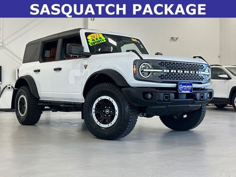 Used 2023 Ford Bronco Badlands w/ Sasquatch Package image 1