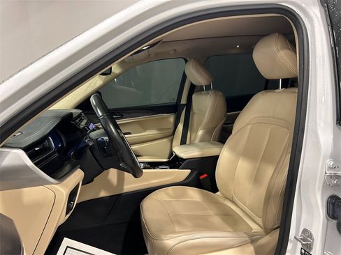 Used 2021 Jeep Grand Cherokee L Limited image 16