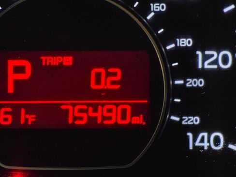 Used 2014 Kia Soul ! w/ Sun & Sound Package FWD image 39