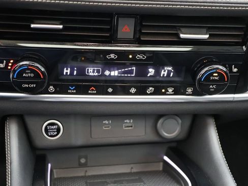 Used 2023 Nissan Rogue Platinum w/ Platinum Premium Package image 25