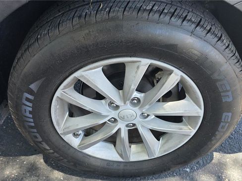 Used 2018 Kia Sorento FWD image 9