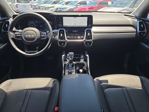 Certified 2023 Kia Sorento SX AWD/4WD image 13