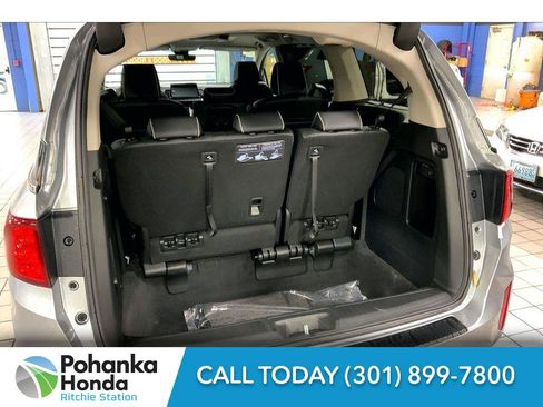 New 2026 Honda Odyssey Touring image 13