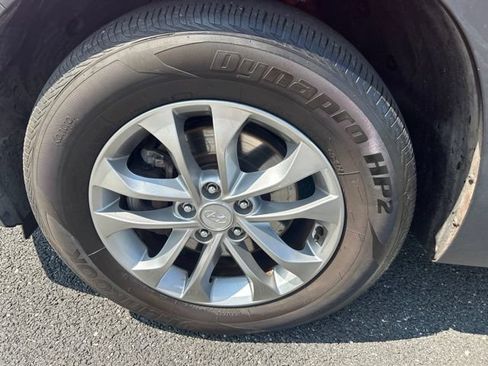 Used 2019 Hyundai Santa Fe SE AWD/4WD image 19
