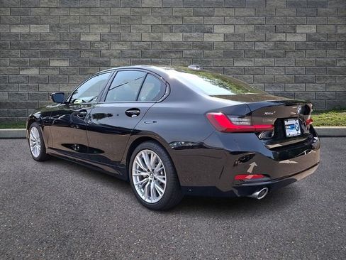 Used 2023 BMW 330i xDrive Sedan w/ Premium Package AWD/4WD image 4