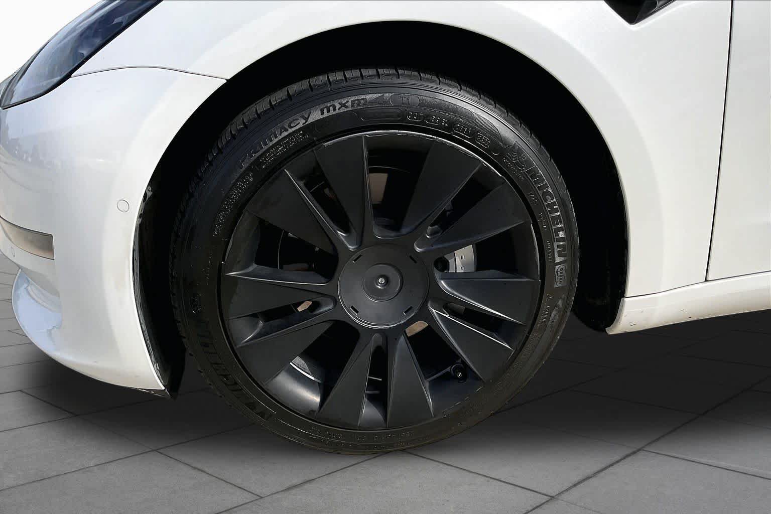 Used 2021 Tesla Model 3 Standard Range Plus RWD image 9