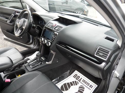Used 2017 Subaru Forester 2.5i Touring AWD/4WD image 16