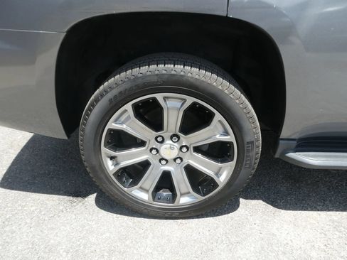 Used 2018 Chevrolet Tahoe LT w/ Luxury Package RWD image 37