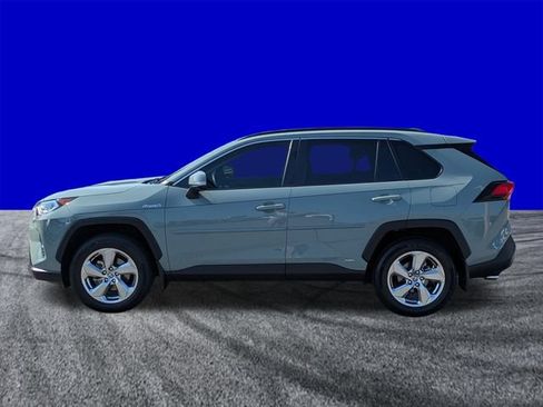 Used 2021 Toyota RAV4 XLE Premium AWD/4WD image 7