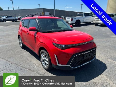 Used 2024 Kia Soul LX w/ Option Group 015 FWD image 1