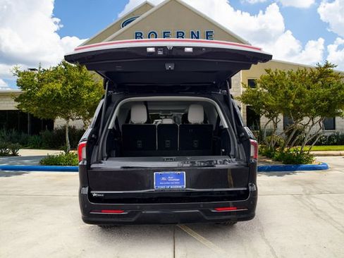 Used 2025 Lincoln Navigator L Reserve AWD/4WD image 5