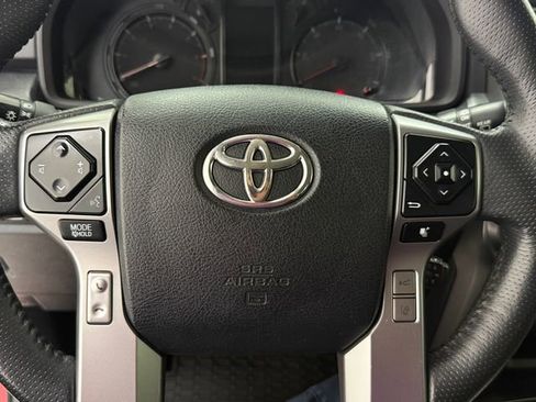 Used 2021 Toyota 4Runner SR5 AWD/4WD image 10