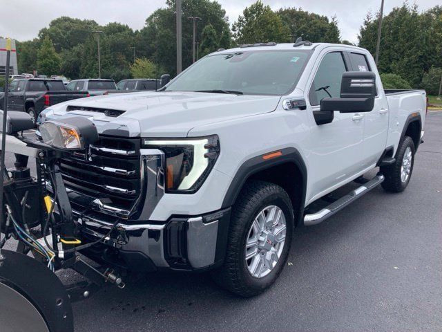 Used 2024 GMC Sierra 2500 SLE w/ SLE Convenience Package AWD/4WD image 3