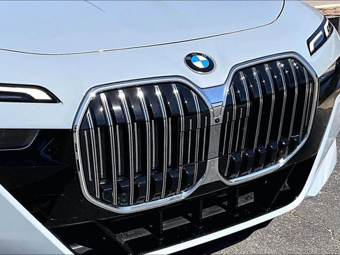 Used 2023 BMW 760i xDrive image 30