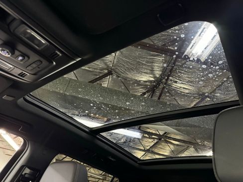 Used 2023 Chevrolet Suburban RST image 15