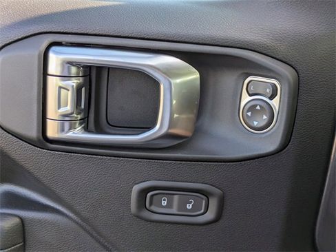 New 2025 Jeep Gladiator Sport image 23